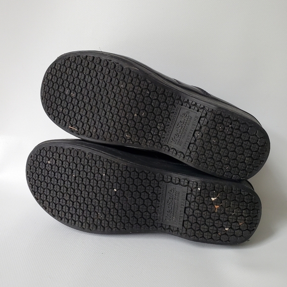 Tredsafe Oil & Slip Resistant Leather Work Clogs - Picture 9 of 13
